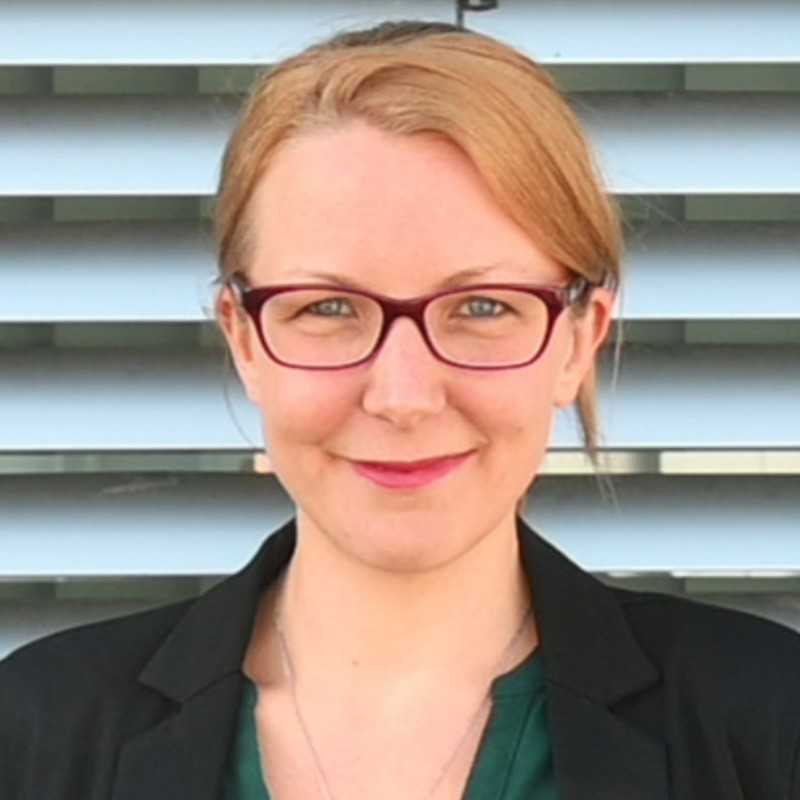 Dr. Esther März
